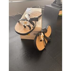 Amanda Smith Daisy Slide Thing Flip Flop 7.5